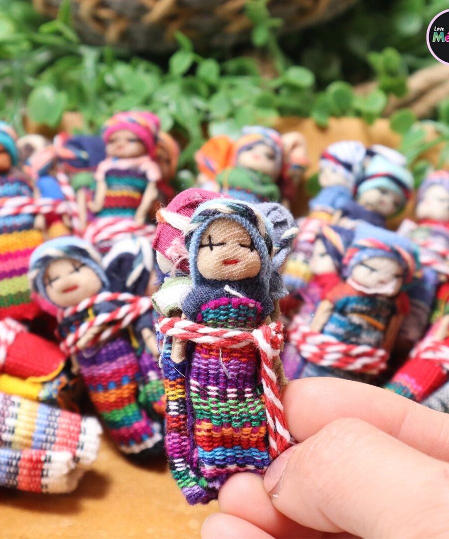 Worry doll, worry dolls, Trouble dolls, Guatemalan worry dolls, Mayan worry dolls, Muñequitas Quitapenas, Muñeca quitapena.