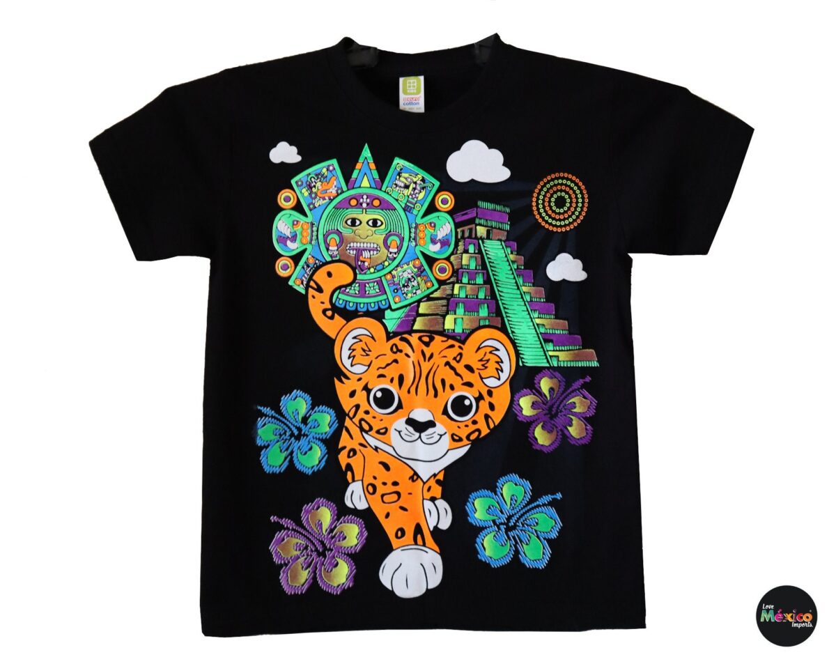 Chihuahua dog, Chihuahua T-shirt, Unique Screen-printing T-shirt, cute chihuahua shirt, Butterfly shirt for kids, Glow in blacklights.