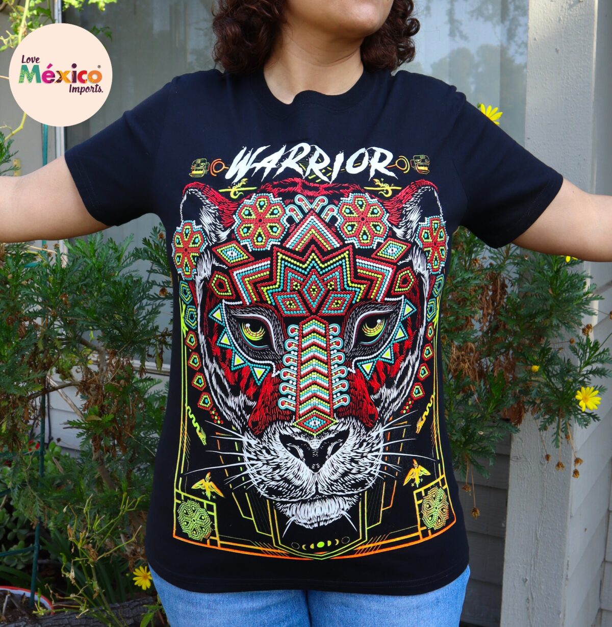 Warrior T-shirt, saber-tooth, Unique Screen-printing T-shirt, Mexican style, Mayan style, Aztec style, Glow in neon lights, unique shirt.