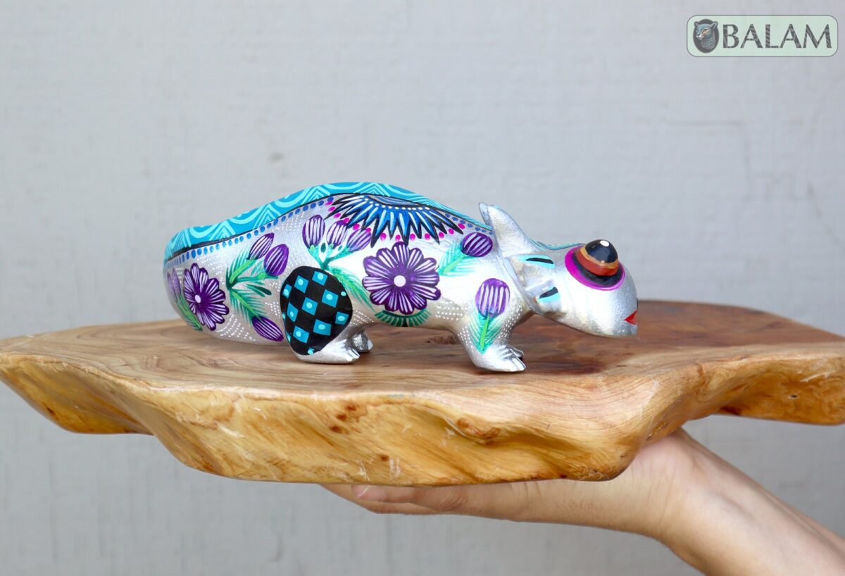 Alebrije from Oaxaca, alebrije, Copal wood sculpture, Axolotl alebrije, Ajolote, Salamander, Cute axolotl alebrije, Metallic colors, Axolotl - Image 2