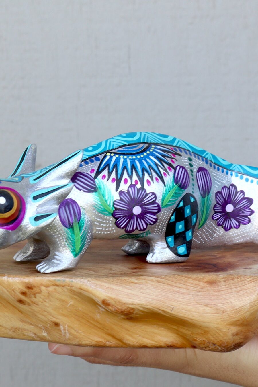 Alebrije from Oaxaca, alebrije, Copal wood sculpture, Axolotl alebrije, Ajolote, Salamander, Cute axolotl alebrije, Metallic colors, Axolotl