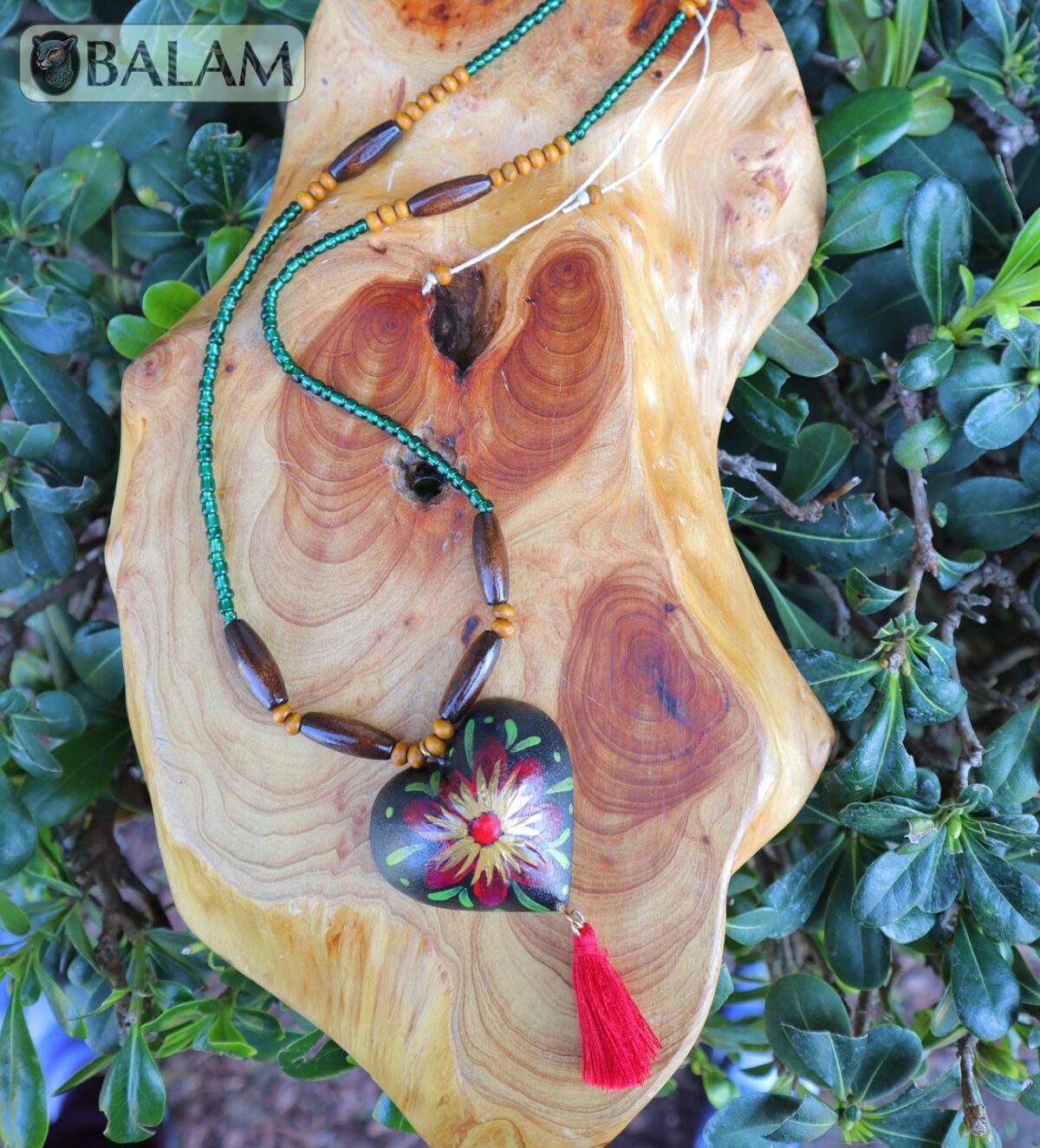 Alebrije hearts, Alebrije wooden necklace, Hand painted heart, alebrije de Corazón, Wood Art, Hummingbird alebrije necklace, heart necklace. - Image 4