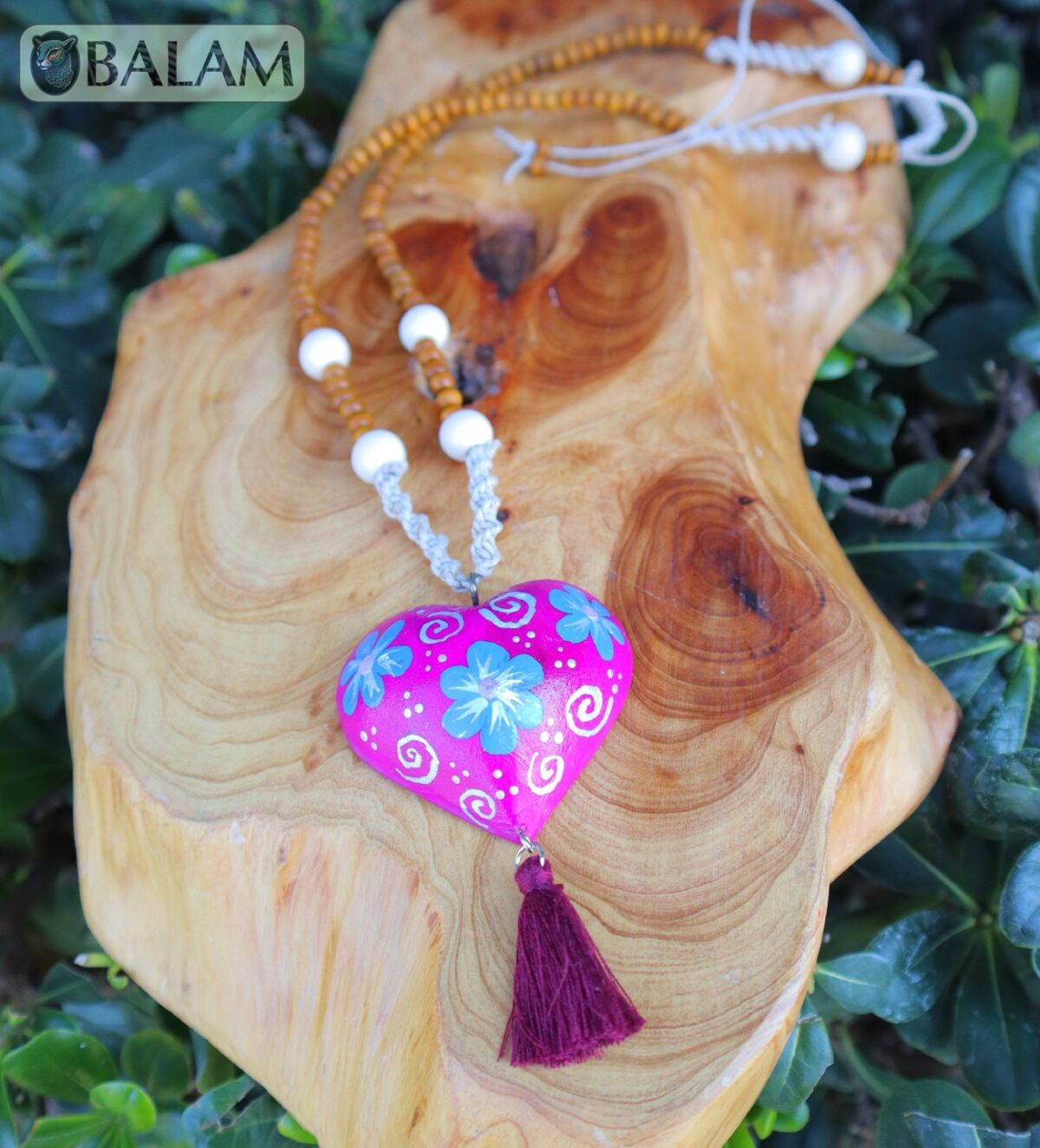 Alebrije hearts, Alebrije wooden necklace, Hand painted heart, alebrije de Corazón, Wood Art, Hummingbird alebrije necklace, heart necklace. - Image 6