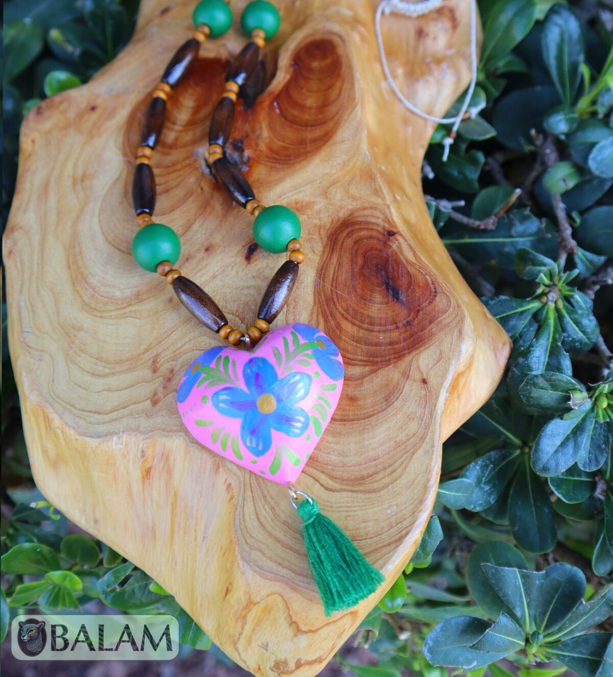 Alebrije hearts, Alebrije wooden necklace, Hand painted heart, alebrije de Corazón, Wood Art, Hummingbird alebrije necklace, heart necklace. - Image 8