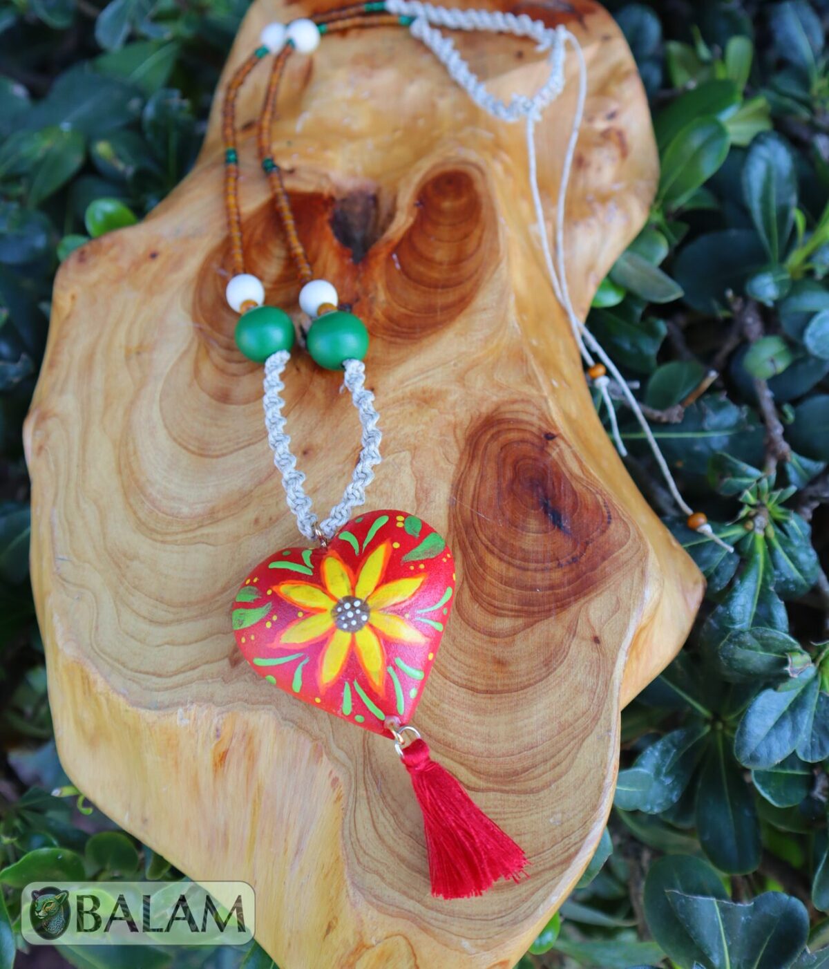 Alebrije hearts, Alebrije wooden necklace, Hand painted heart, alebrije de Corazón, Wood Art, Hummingbird alebrije necklace, heart necklace. - Image 6