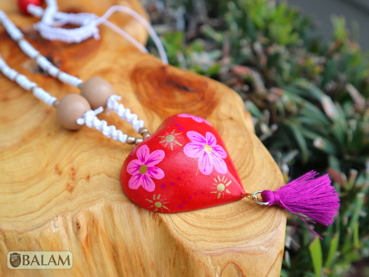 Alebrije hearts, Alebrije wooden necklace, Hand painted heart, alebrije de Corazón, Wood Art, heart necklace, Alebrije necklaces. - Image 7