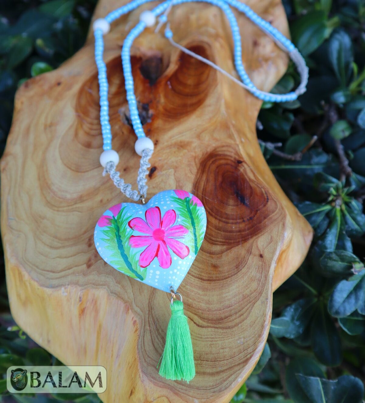 Alebrije hearts, Alebrije wooden necklace, Hand painted heart, alebrije de Corazón, Wood Art, Hummingbird alebrije necklace, heart necklace. - Image 4