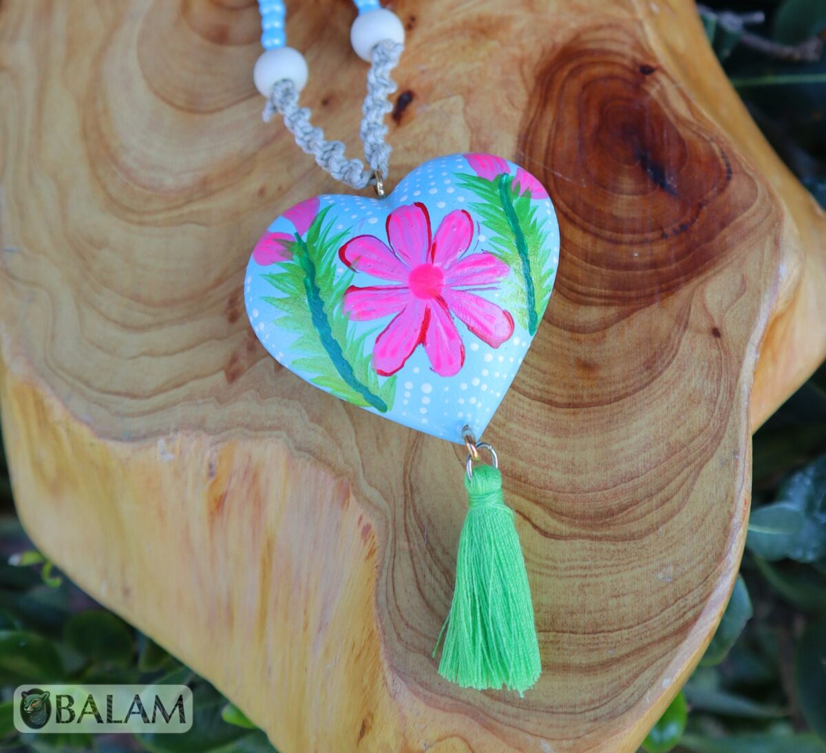 Alebrije hearts, Alebrije wooden necklace, Hand painted heart, alebrije de Corazón, Wood Art, Hummingbird alebrije necklace, heart necklace. - Image 3