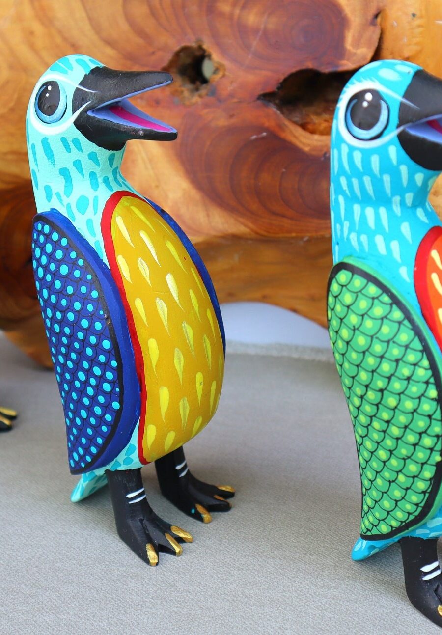 Penguin, Pinguino alebrije, Penguin alebrije, Alebrije from Oaxaca,, Copal wood sculpture, Wood Art, Alebrije art.