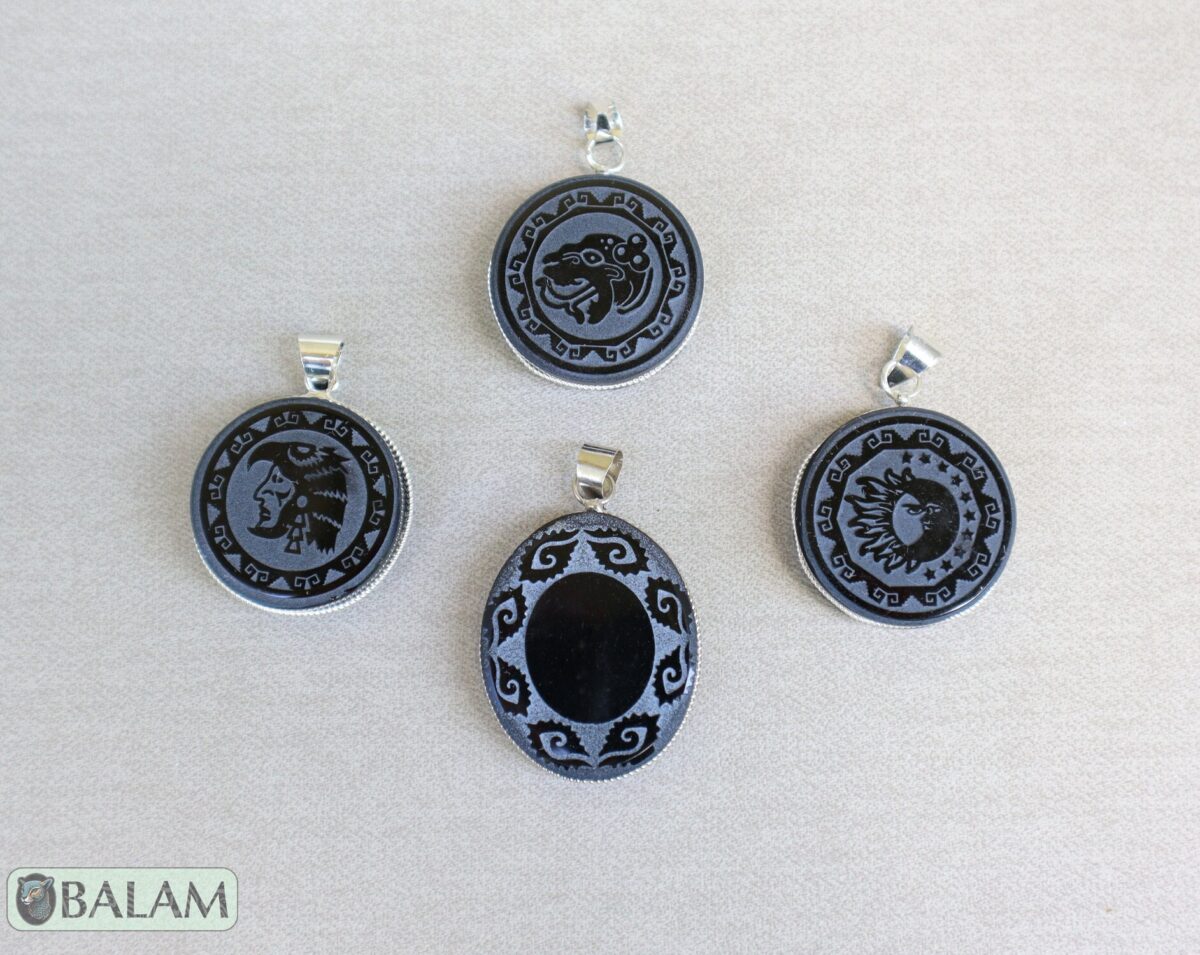 Obsidian pendant, stone necklace, Obsiana Mexica, Mexica necklace, Obsidian pendant and silver. Engraved Eagle warrior, Jaguar, Eclipse.