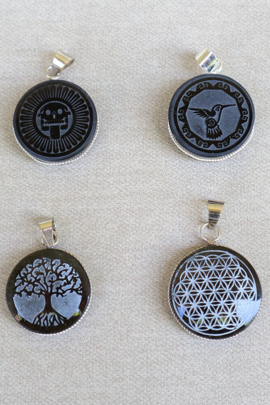 Obsidian pendant, stone necklace, Obsiana Mexica, Obsidian pendant and silver. Engraved Tree of life, flower of life, Hummingbird.