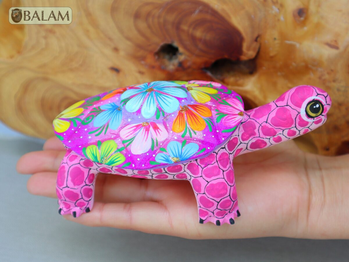Turtle alebrije, Tortuga alebrije, Tortoise Alebrije from Oaxaca, animal alebrije, Copal wood sculpture, Wood Art, Alebrije art - Image 2