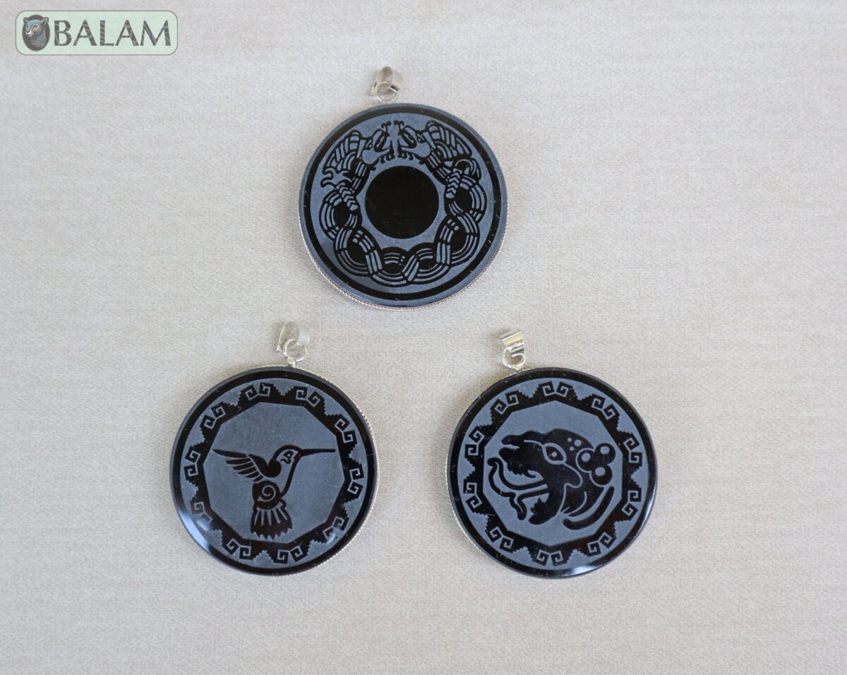Obsidian pendant, stone necklace, Obsiana Mexica, Mexica necklace, Obsidian pendant and silver. Engraved hummingbird, Jaguar, Quetzalcoatl