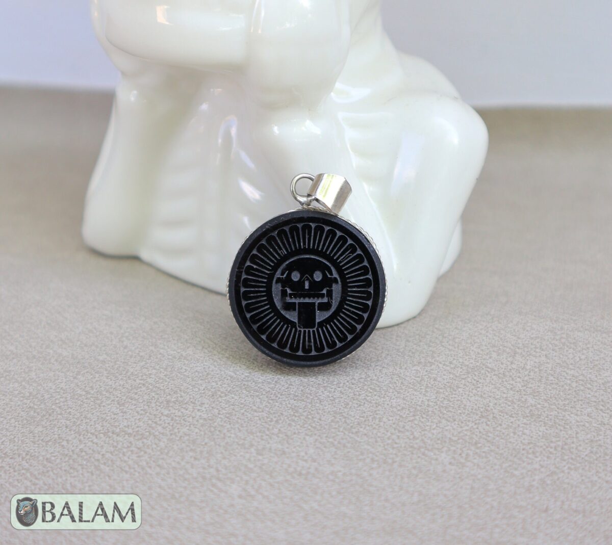 Obsidian pendant, stone necklace, Obsiana Mexica, Obsidian pendant and silver. Engraved Tree of life, flower of life, Hummingbird. - Image 3