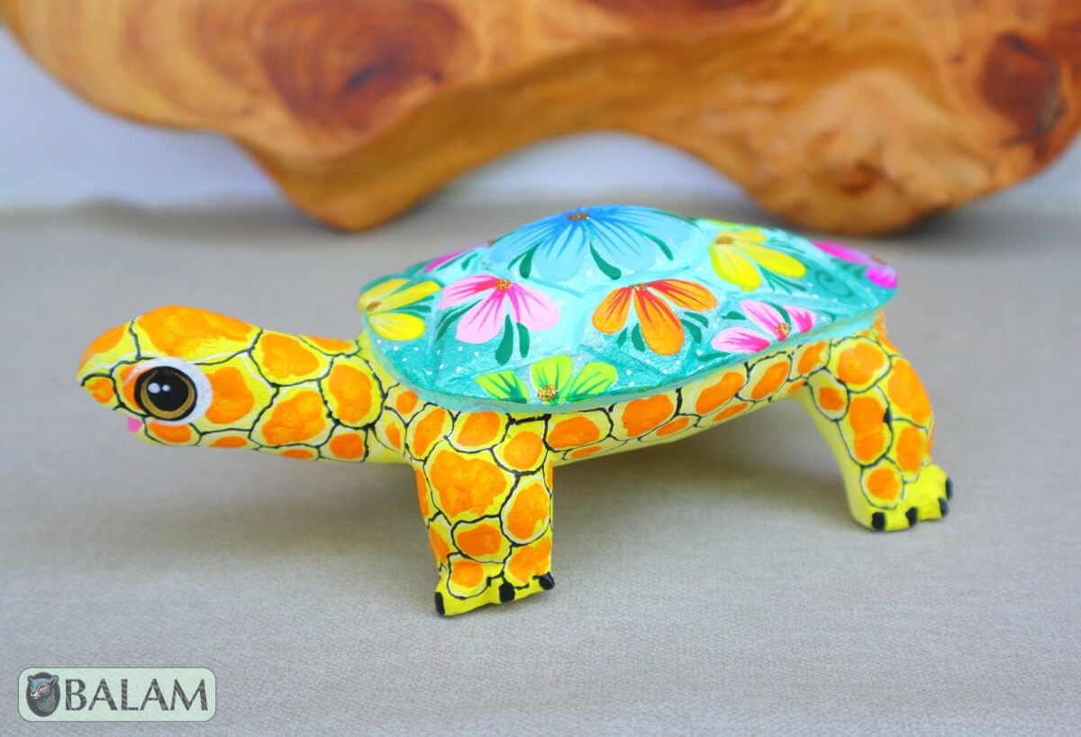 Turtle alebrije, Hermosa tortuga alebrije, cute tortoise, Tortuga alebrije, Tortoise Alebrije from Oaxaca, Copal wood sculpture. - Image 2