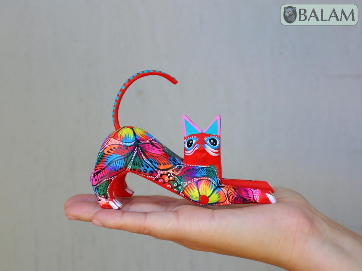Gatito alebrije, Unique cat, Alebrije from Oaxaca, Cat alebrije, Copal wood sculpture, Wood Art, Alebrije art, Cat posing alebrije - Image 5