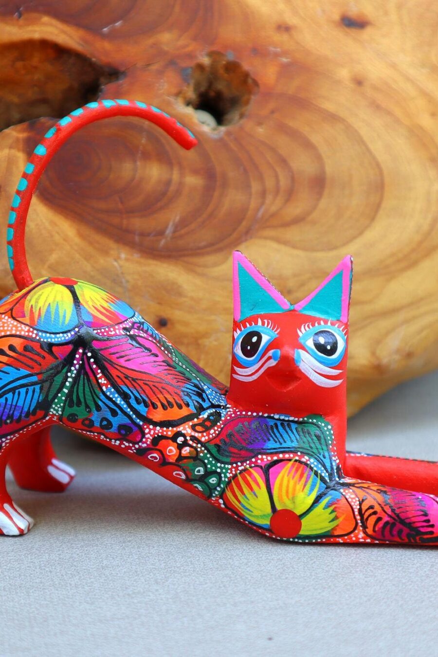 Gatito alebrije, Unique cat, Alebrije from Oaxaca, Cat alebrije, Copal wood sculpture, Wood Art, Alebrije art, Cat posing alebrije
