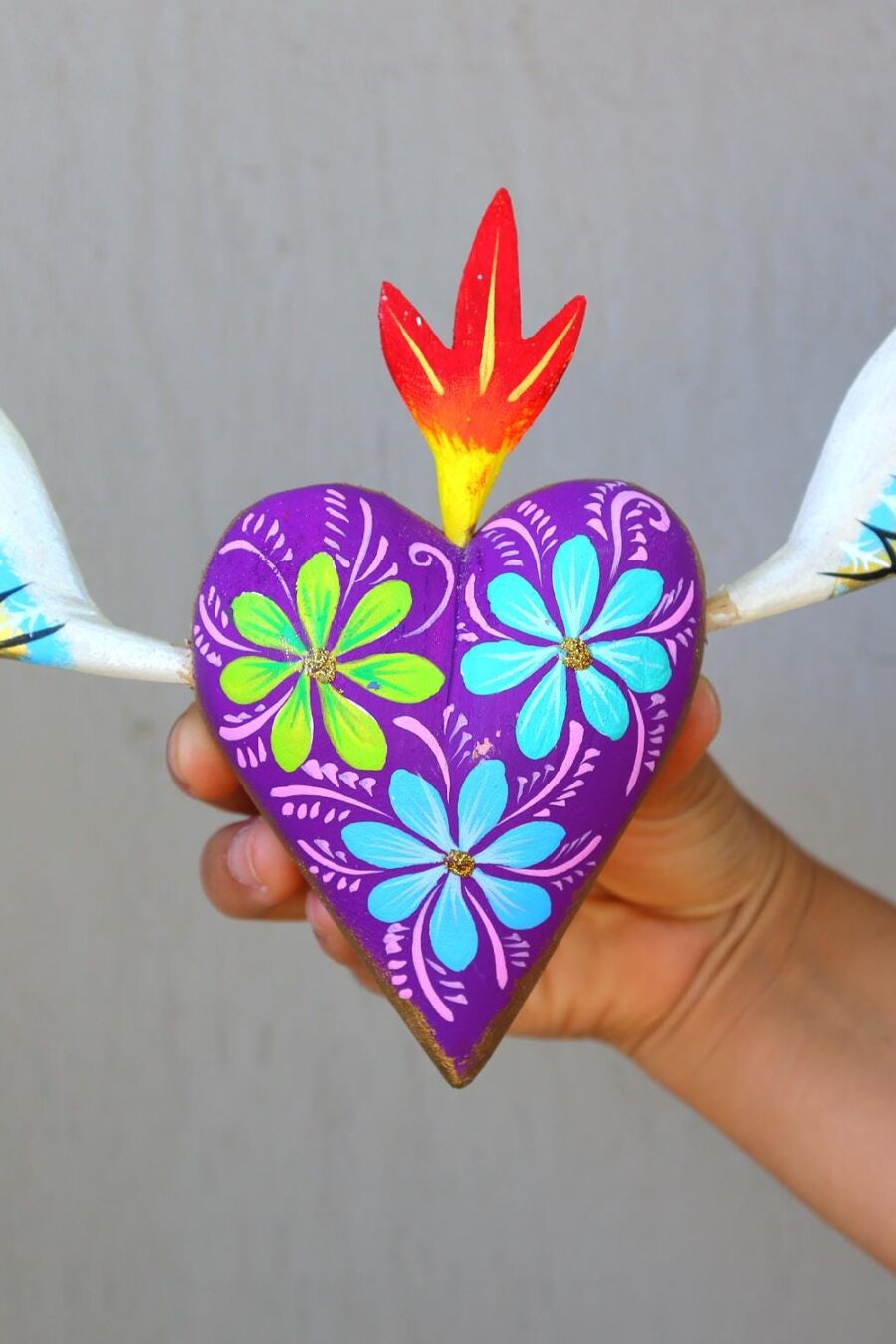 Corazon Sagrado alebrije, corazon sagrado Ornament, heart alebrije, copal wood Oaxaca, sacred hear alebrije ornament, Dia de los Muertos art
