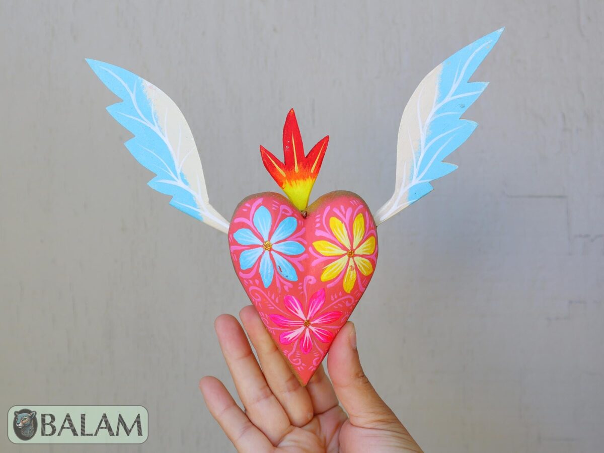 Corazon Sagrado alebrije, corazon sagrado Ornament, heart alebrije, copal wood Oaxaca, sacred hear alebrije ornament, Dia de los Muertos art - Image 9