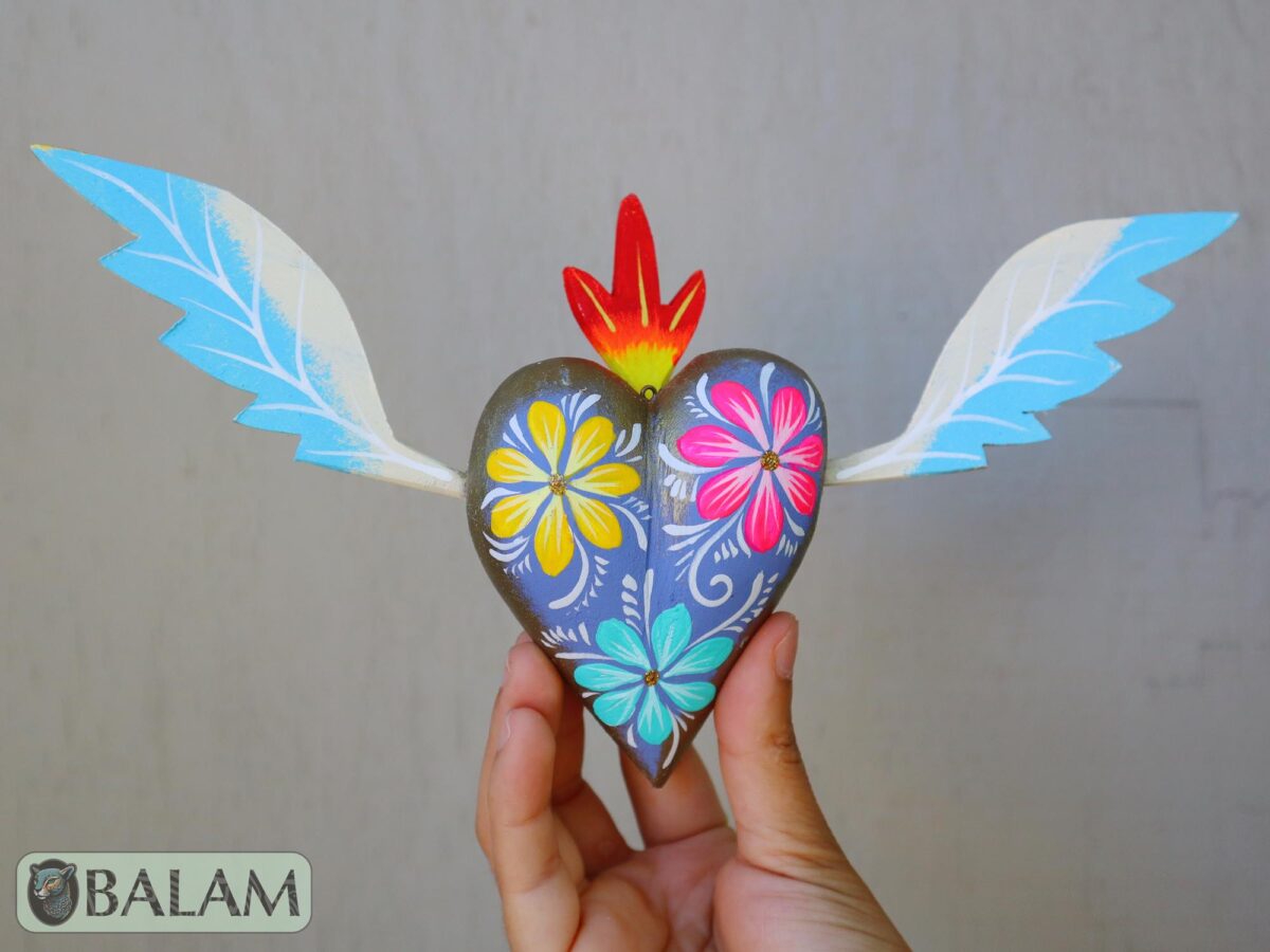 Corazon Sagrado alebrije, corazon sagrado Ornament, heart alebrije, copal wood Oaxaca, sacred hear alebrije ornament, Dia de los Muertos art - Image 6