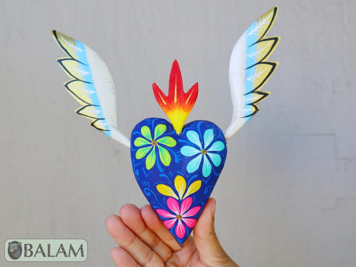 Corazon Sagrado alebrije, corazon sagrado Ornament, heart alebrije, copal wood Oaxaca, sacred hear alebrije ornament, Dia de los Muertos art - Image 7