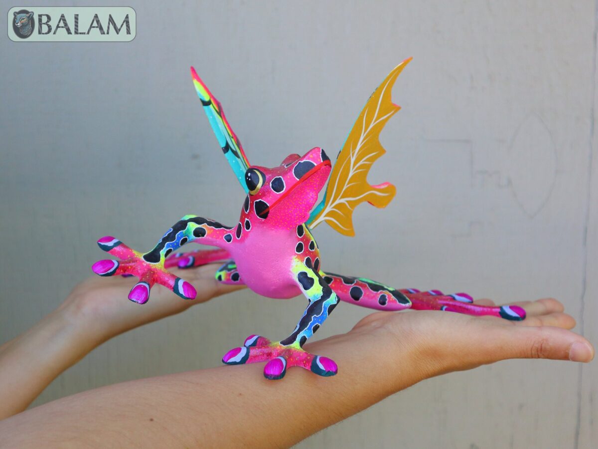 Amazing frog with butterfly wings alebrije, huge frog alebrije, frog with wings, Oaxaca alebrije art, frog Alebrije. - Image 10