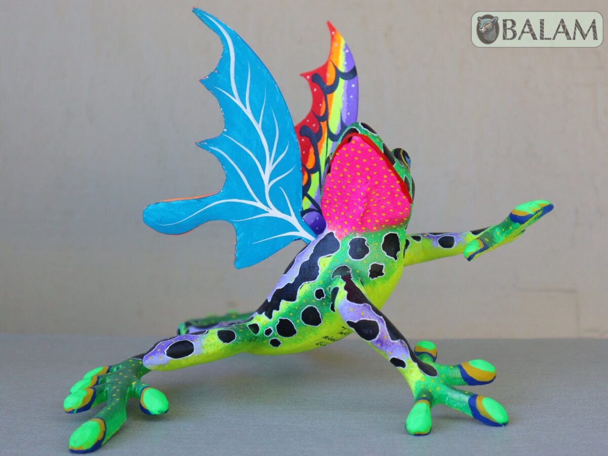 Amazing frog with butterfly wings alebrije, huge frog alebrije, frog with wings, Oaxaca alebrije art, frog w/ Metallic colors, unique frog. - Image 6