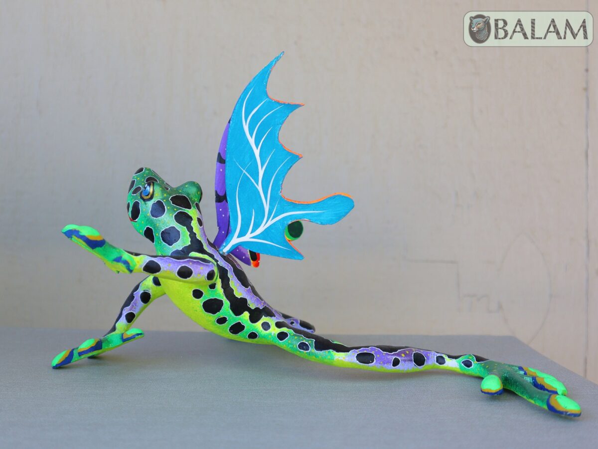 Amazing frog with butterfly wings alebrije, huge frog alebrije, frog with wings, Oaxaca alebrije art, frog w/ Metallic colors, unique frog. - Image 7