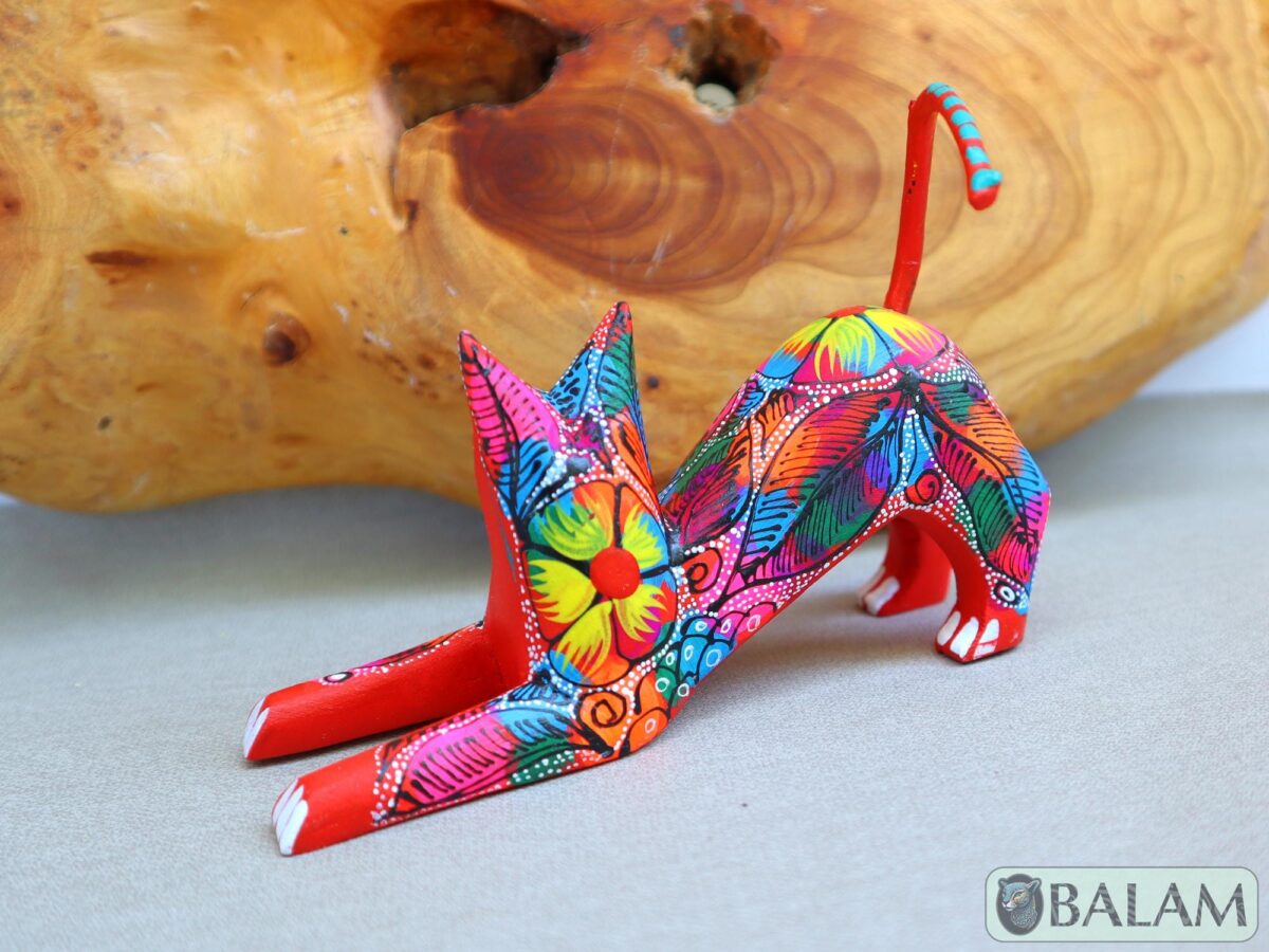 Gatito alebrije, Unique cat, Alebrije from Oaxaca, Cat alebrije, Copal wood sculpture, Wood Art, Alebrije art, Cat posing alebrije - Image 3