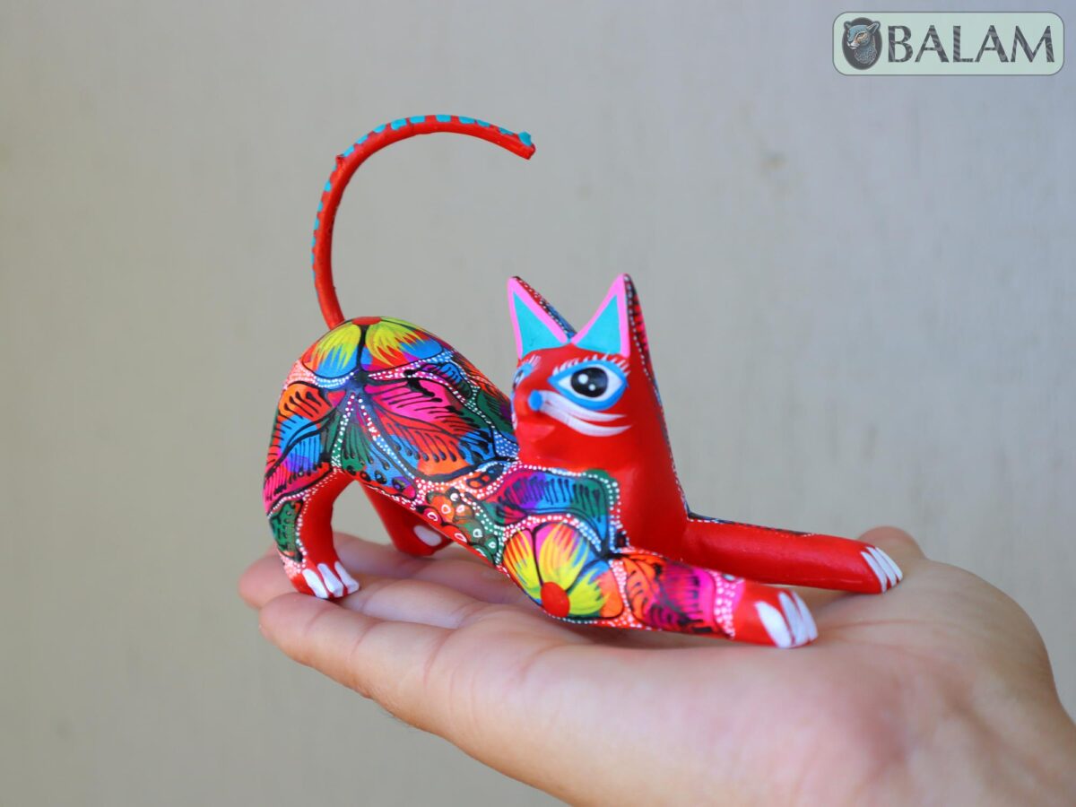 Gatito alebrije, Unique cat, Alebrije from Oaxaca, Cat alebrije, Copal wood sculpture, Wood Art, Alebrije art, Cat posing alebrije - Image 6