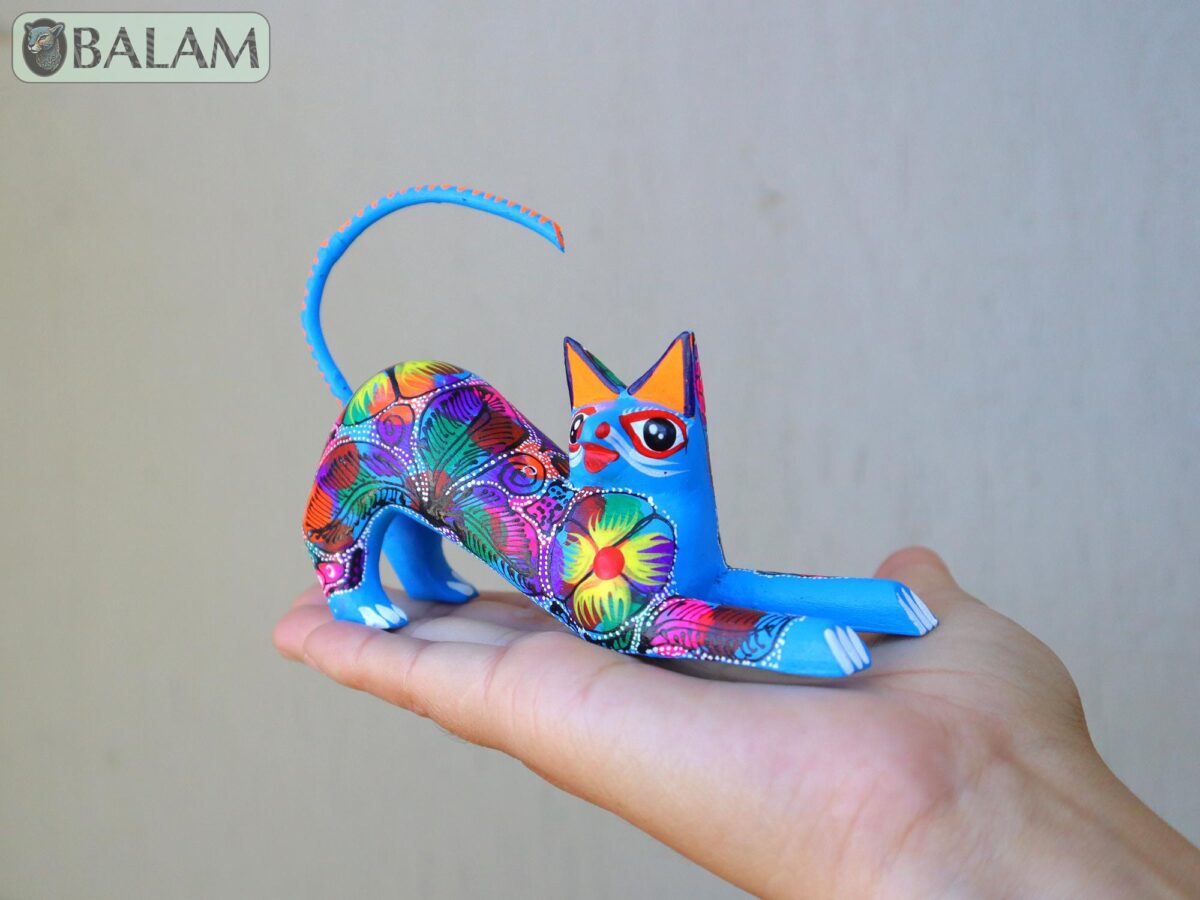 Cat alebrije, Unique cat, Alebrije from Oaxaca, Cat alebrije, Copal wood sculpture, Wood Art, Alebrije art, Cat posing alebrije - Image 6