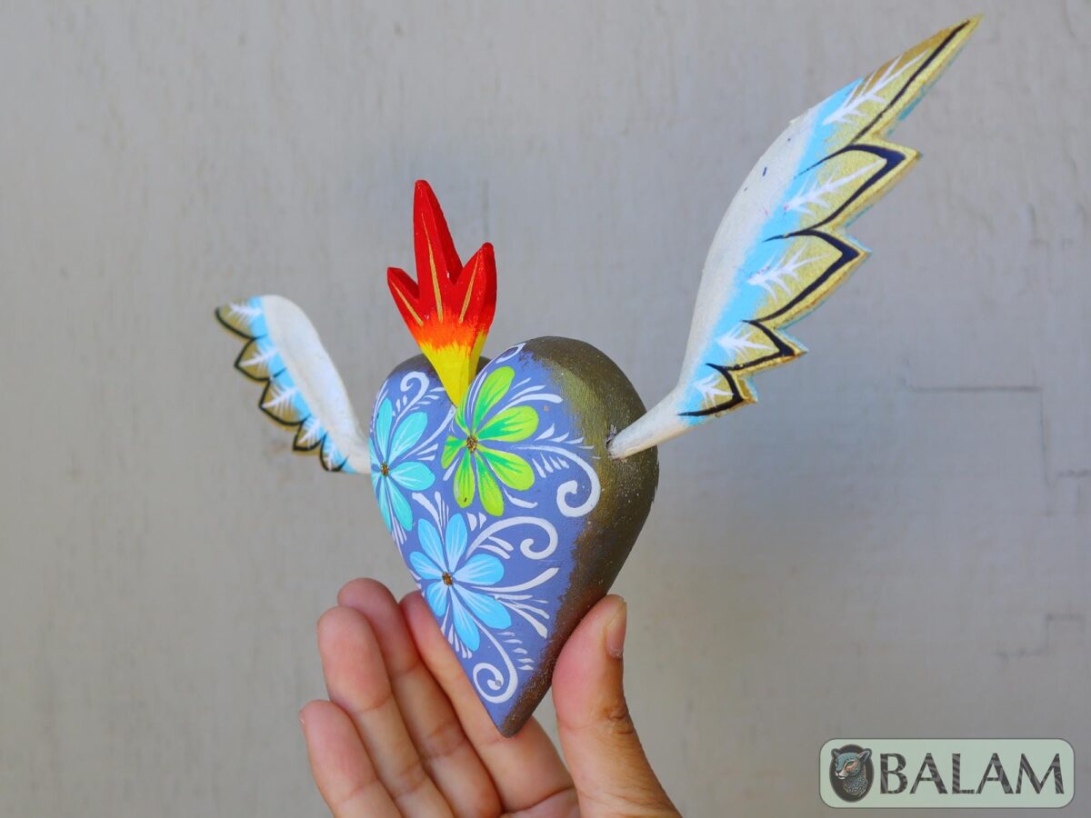 Corazon Sagrado alebrije, corazon sagrado Ornament, heart alebrije, copal wood Oaxaca, sacred hear alebrije ornament, Dia de los Muertos art - Image 5