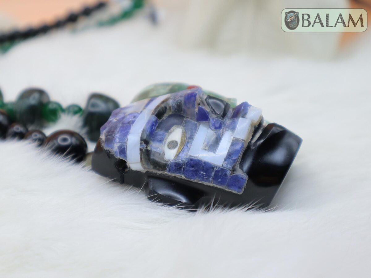 Duality of life and death necklace, Ceremonial Necklace, Jade, Obsidian, aventurine beads. Teotihuacan mask obsidian with aventurine inlays. - Image 6