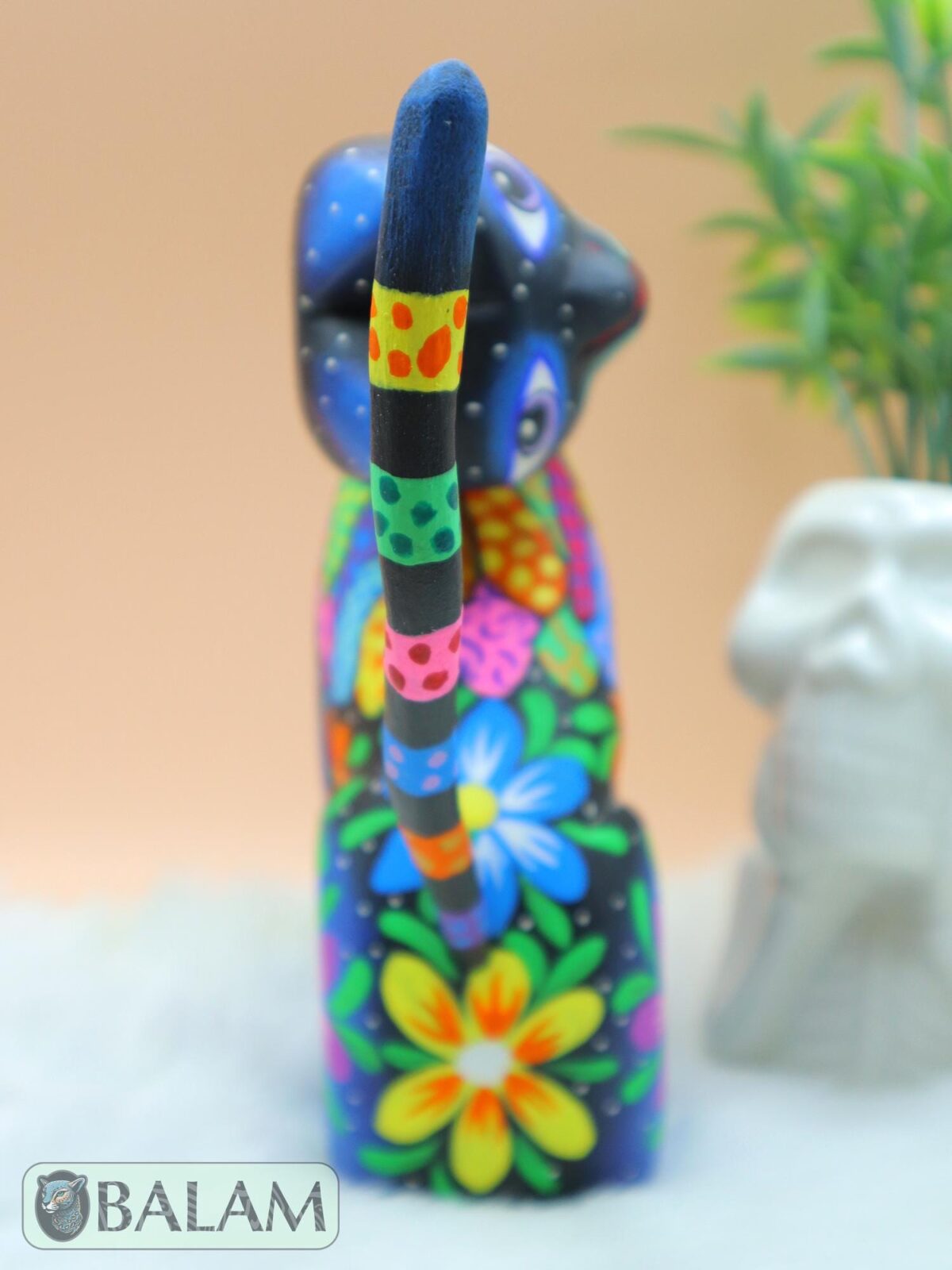 Night Cat alebrije, Gatito alebrije, Alebrije from Oaxaca, Cat alebrije, Copal wood sculpture, Wood Art, Alebrije art. - Image 5
