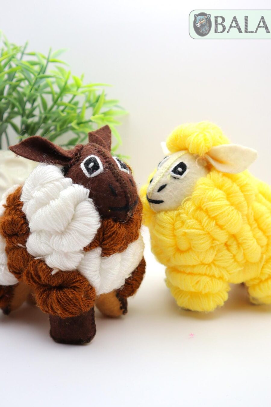 small stuffed animal, sheep stuffed animal, Borrego stuffed animal, Oveja plushie, Colorful Mexican handmade plushies. 5'' tall