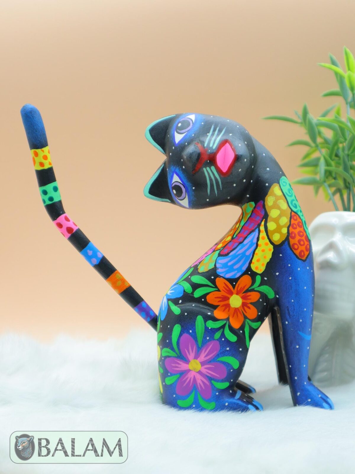 Night Cat alebrije, Gatito alebrije, Alebrije from Oaxaca, Cat alebrije, Copal wood sculpture, Wood Art, Alebrije art. - Image 4
