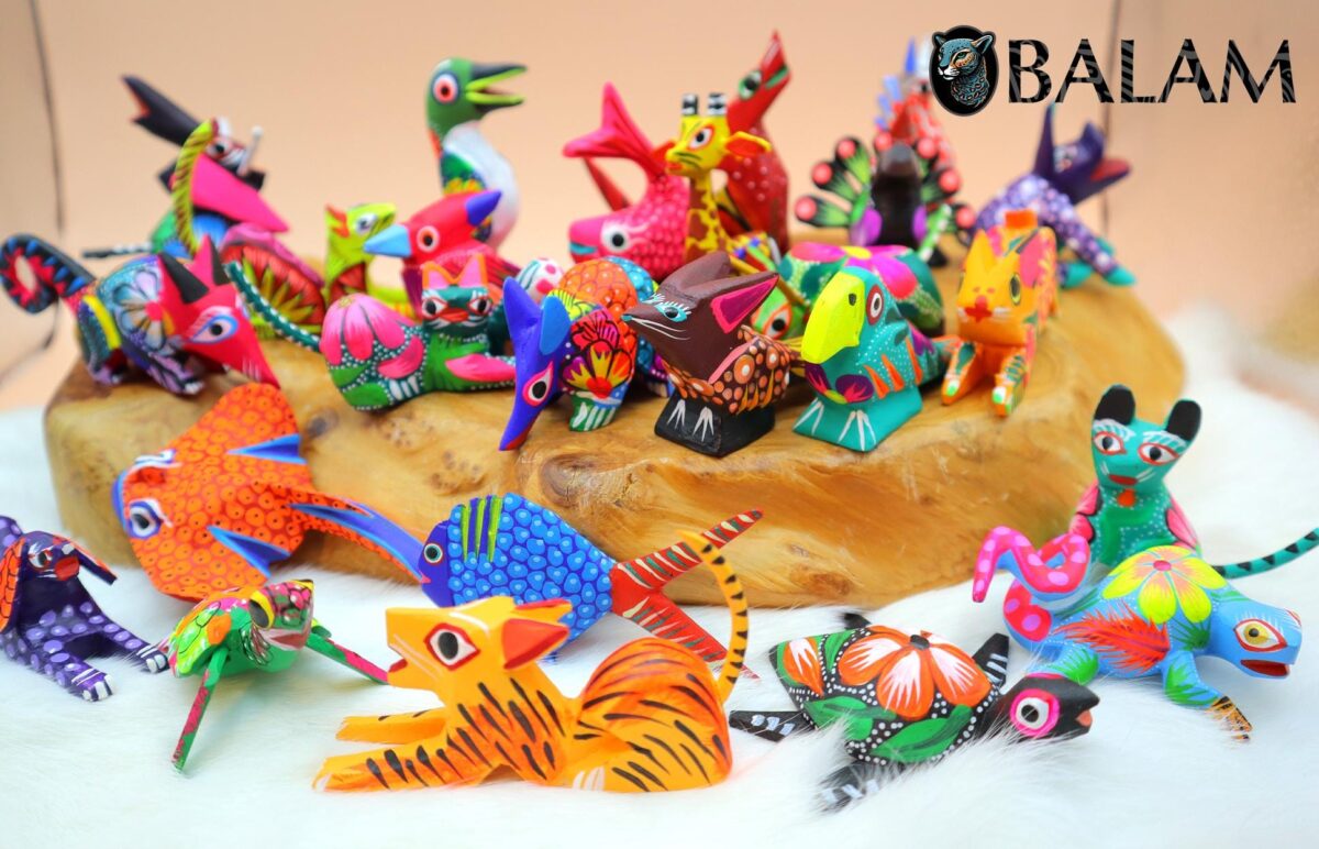 Small alebrije, mini alebrije, Buho alebrije, Doggy, Axolotl, Bunny, Bull, Stingray, snail, Cat, fish Alebrije from Oaxaca, Read description - Image 3
