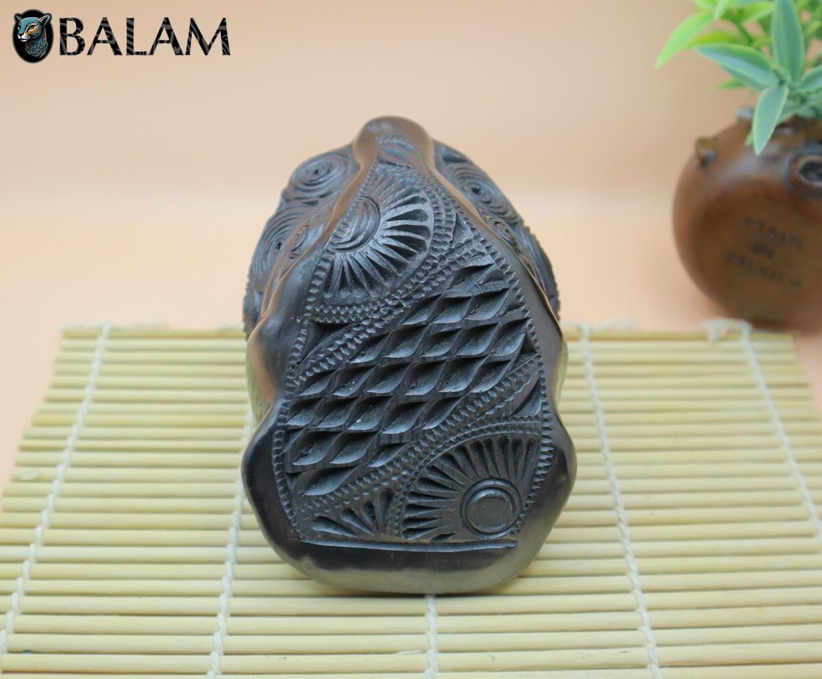 Barro Negro Jaguar Head. Impressive Handmade Jaguar of Black clay. Rustic handmade Jaguar head. San Bartolo, Oaxaca. - Image 6