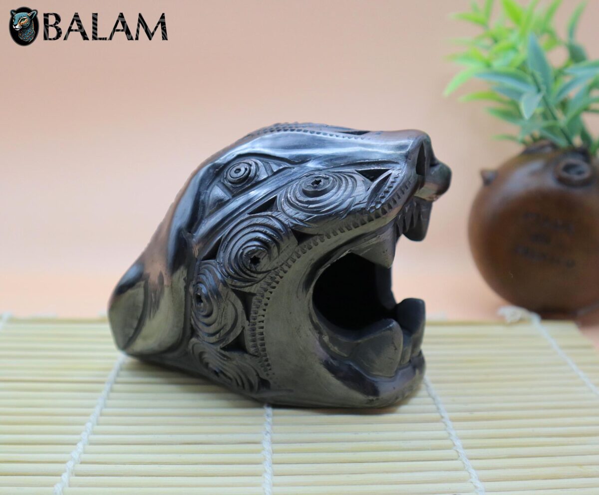 Barro Negro Jaguar Head. Impressive Handmade Jaguar of Black clay. Rustic handmade Jaguar head. San Bartolo, Oaxaca.