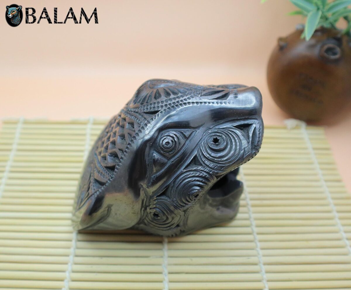 Barro Negro Jaguar Head. Impressive Handmade Jaguar of Black clay. Rustic handmade Jaguar head. San Bartolo, Oaxaca. - Image 4