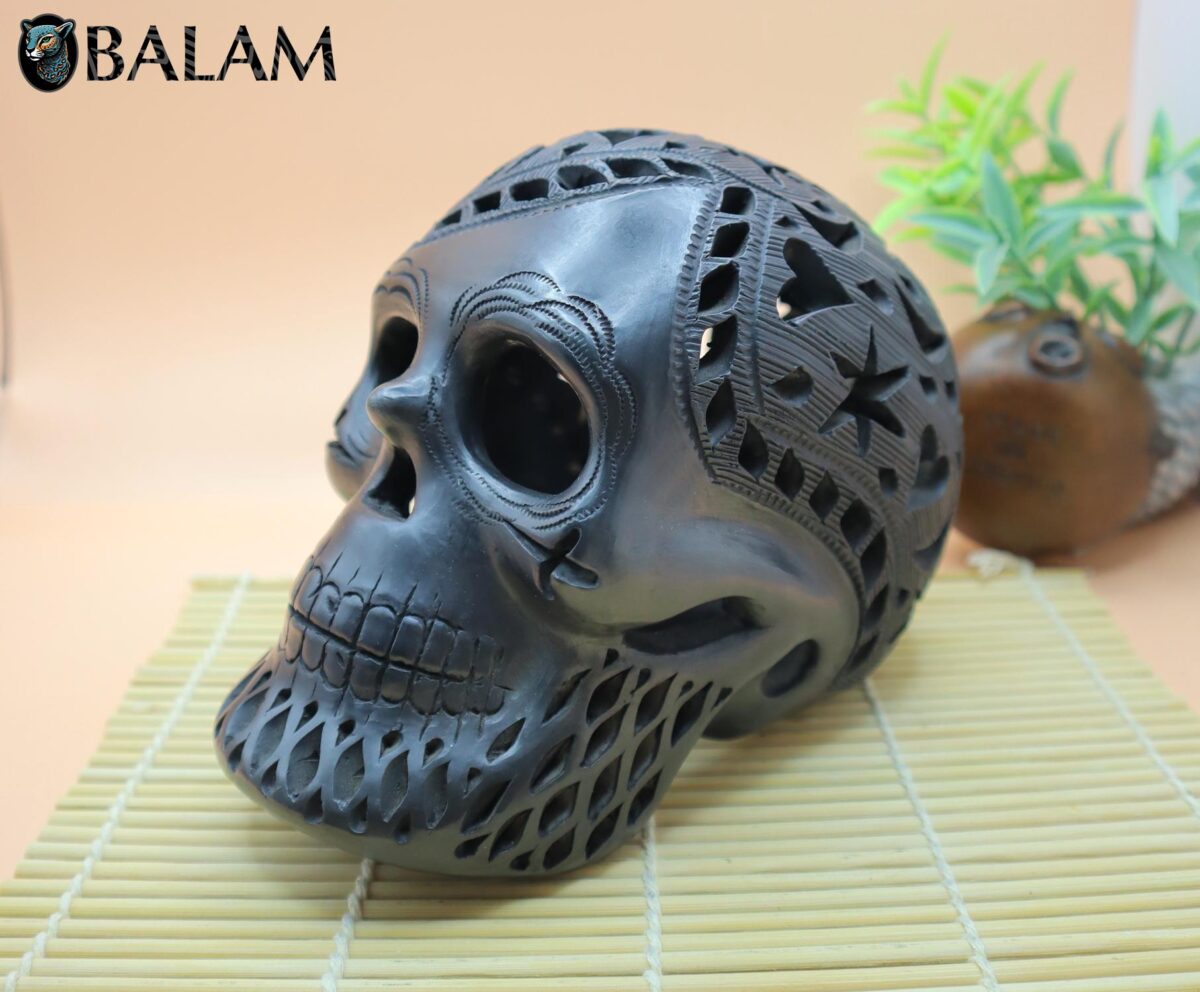 Barro Negro Skull. Black skull decor. Rustic handmade Skull. San Bartolo, Oaxaca. - Image 2