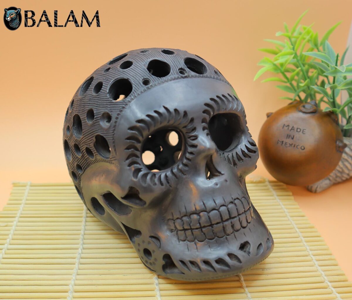 Barro Negro Skull. Black skull decor. Rustic handmade Skull. San Bartolo, Oaxaca. - Image 4