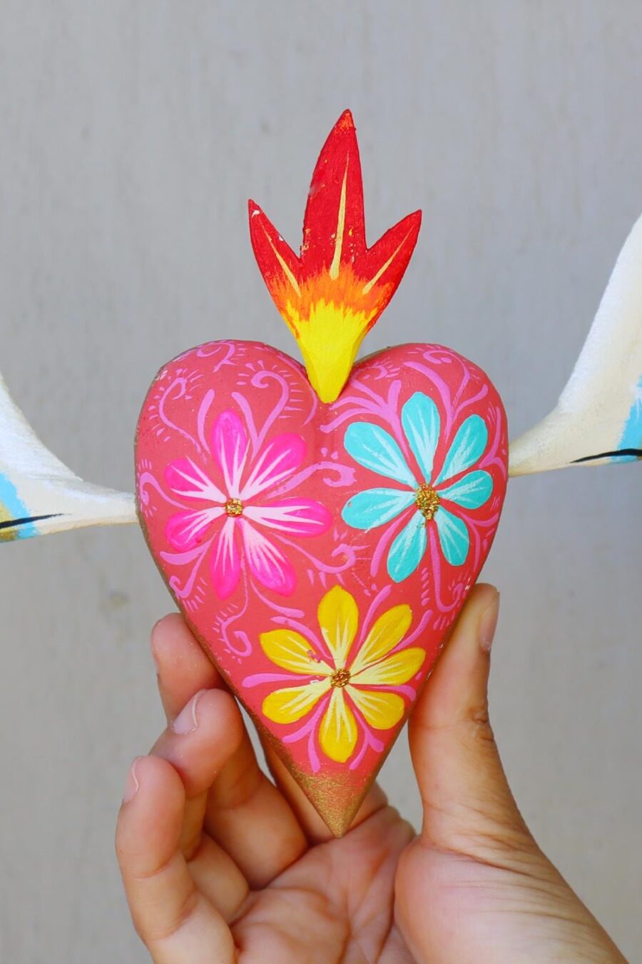 Corazon Sagrado alebrije, corazon sagrado Ornament, heart alebrije, copal wood Oaxaca, sacred hear alebrije ornament, Dia de los Muertos art
