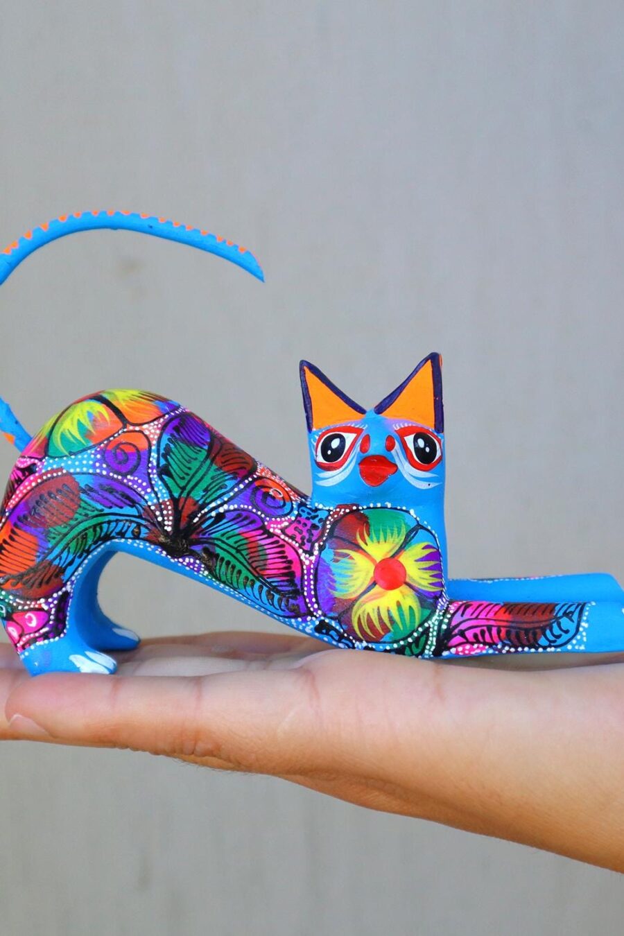 Cat alebrije, Unique cat, Alebrije from Oaxaca, Cat alebrije, Copal wood sculpture, Wood Art, Alebrije art, Cat posing alebrije