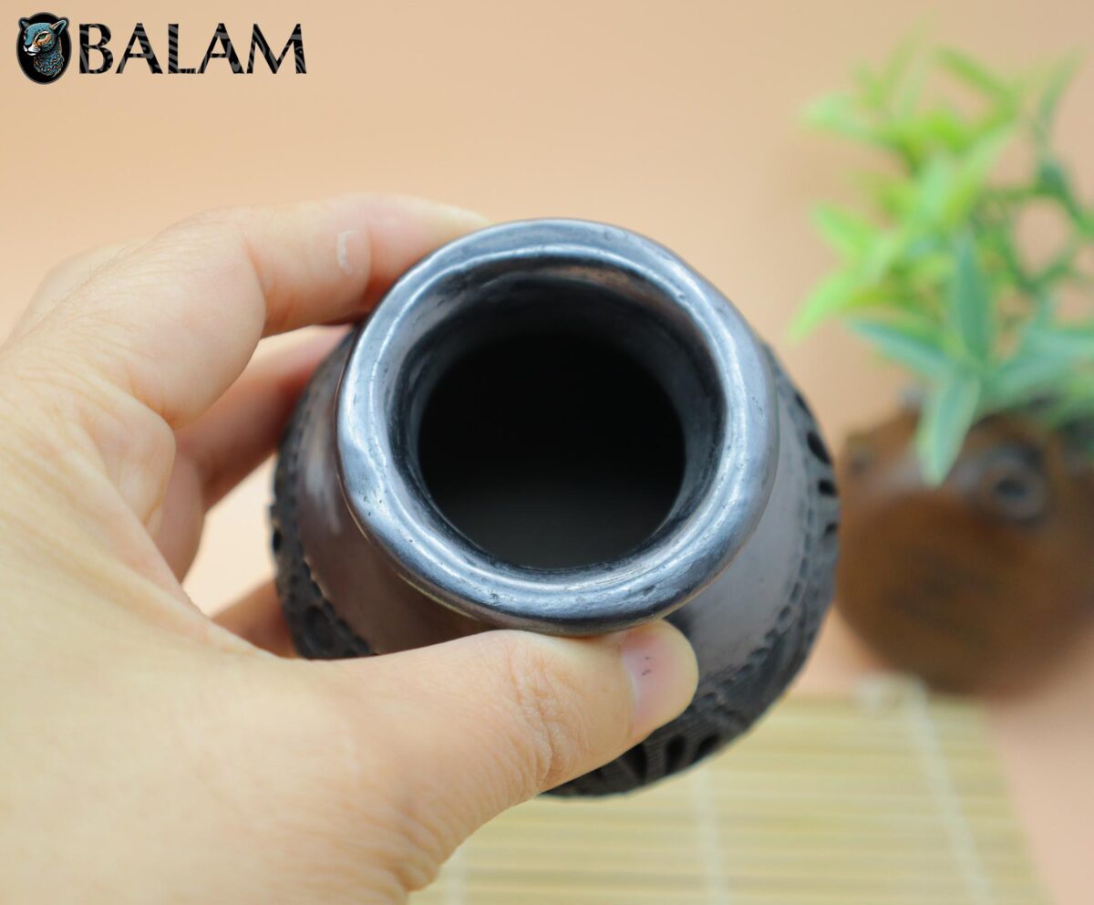 Small Barro Negro Vase. Small flower vase, cutout vase. Rustic handmade small vase. San Bartolo, Oaxaca. - Image 9